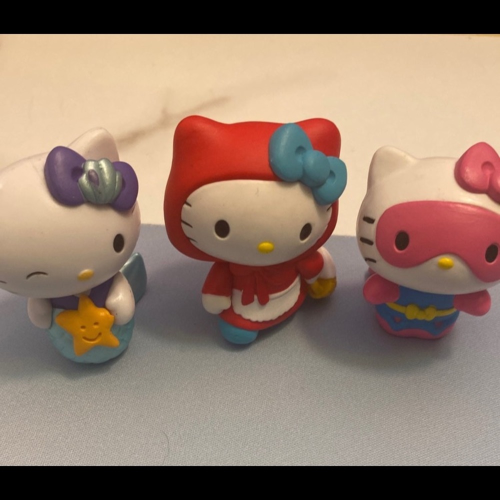 Hello kitty bundle - Picture 2 of 2